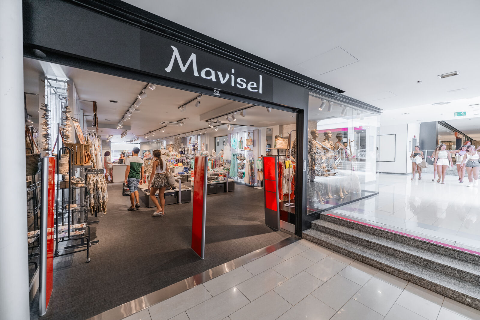 Mavisel store front
